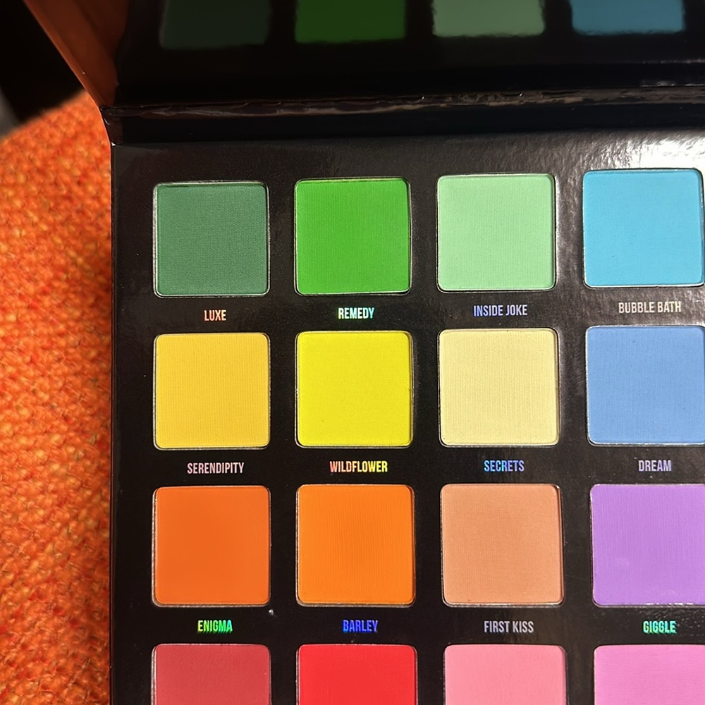 Authentic Blend Bunny Cosmetics Blends 30 Matte Pigments For The Perfect Blend - Picture 4 of 8